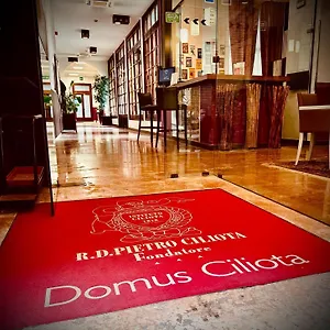 Domus Ciliota מלון